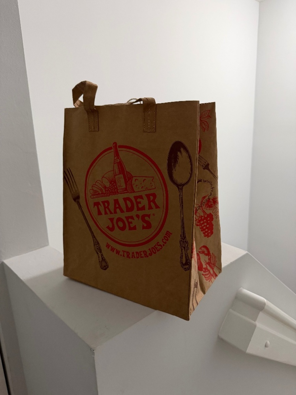 TRADER JOE REUSABLE TOTE